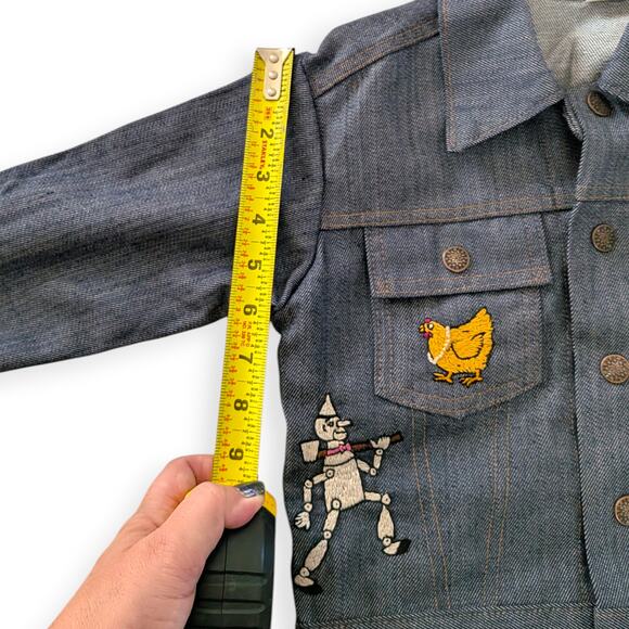 Vintage Girls Sz 8 Jean Jacket ~ Hand embroidered Wizard of Oz characters - Picture 12 of 13